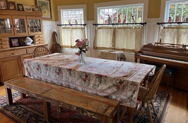 Berkeley home with cottage & hot tub, near UC & SF