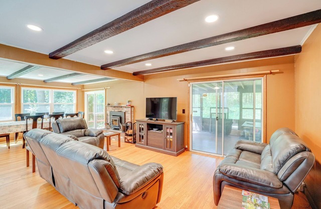 Berkshire Hideaway w/ Fire Pit & Playground!