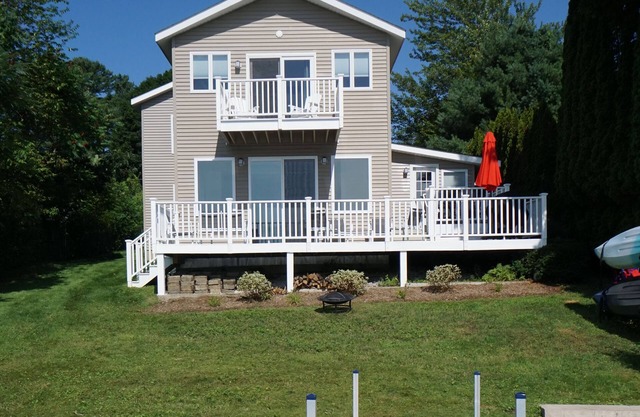 Berkshire Pontoosuc Lake Beauty Ein brandneuer Bau am See
