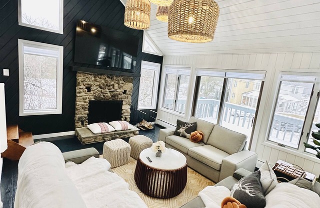 Berkshire Ski House on Lake Garfield w/HT By Great Barrington