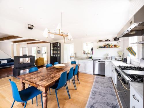 Berkshire Vacation Rentals: Stunning 1860 Farmhouse Private Pond & Hot Tub