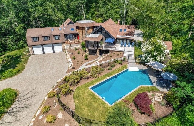 Berkshires Estate w/ Heated Pool by Evergreen Home