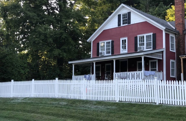 Berkshires Lake House mit eigenem Dock und Chefs Kitche