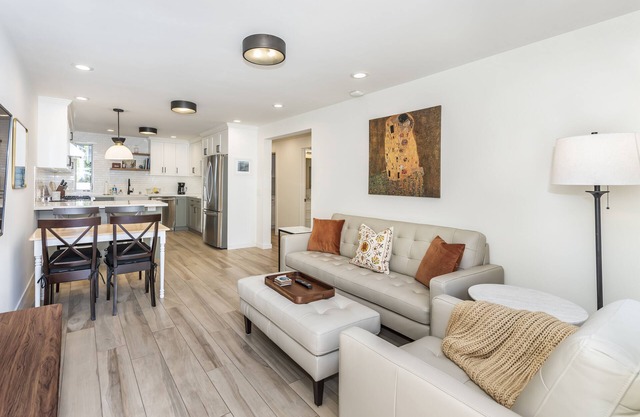 Bernal Bungalow - 2 Bdr./2 Bath with Backyard.