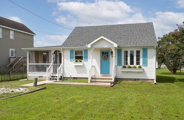 Bertie Street Cottage on Chincoteague Island!