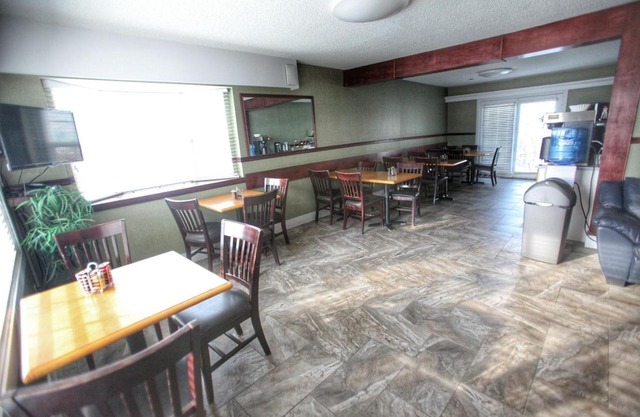 Best Budget Inn and Suites