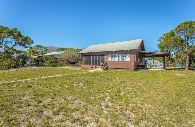 BEST DEAL on The BEACH - 3 bedrooms, 2 baths with screened porch
