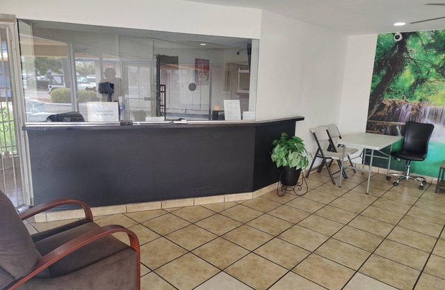 Best Inn & Suites