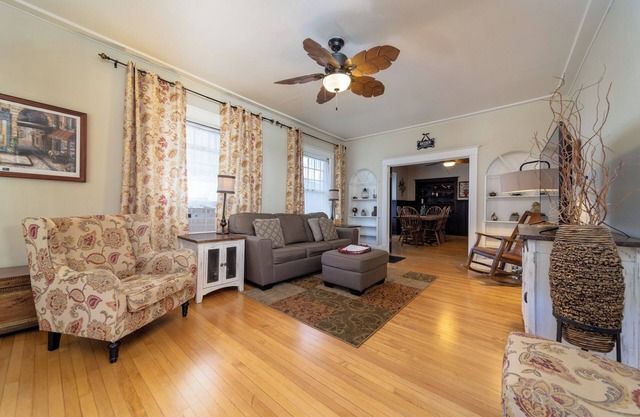 Best Location downtown GJ - Beautifully updated 2 Bedroom!