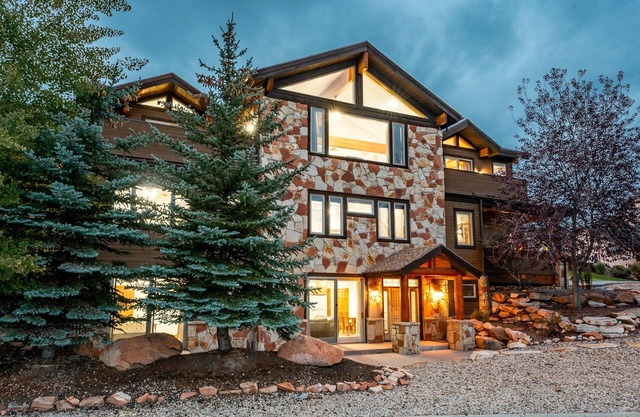 Lavish 7-Bedroom Home in der Nähe von Skifahren bei Bear Hollow von All Seasons Resort Lodging