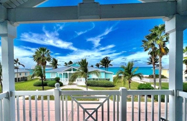 "OVER THE TOP" Penthouse-Villa mit 2 Schlafzimmern und 2 Bädern
