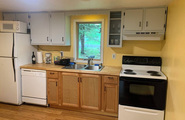 Best of both worlds, close to town and woods