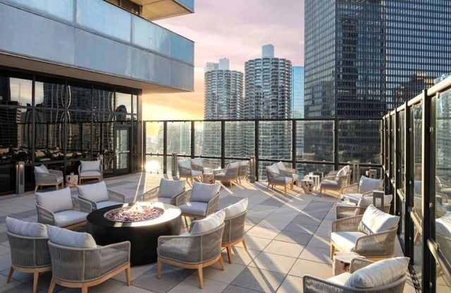 Best Place to Stay in Chicago! Relaxing Unit w/ City View, Pets Allowed!