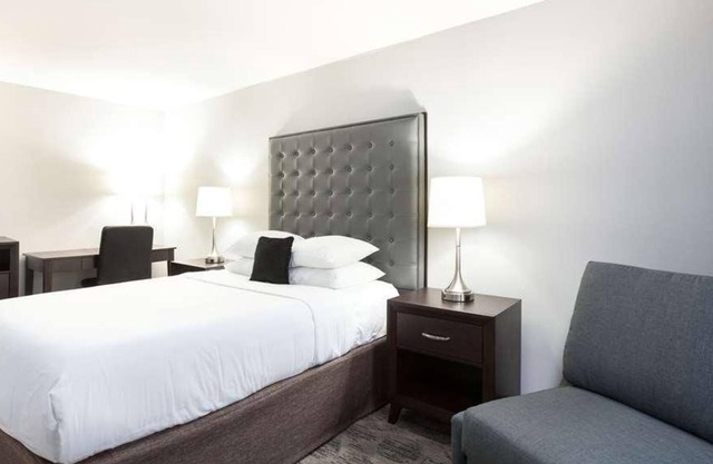 Best Place to Stay in Washington! Free Parking, Free Breakfast