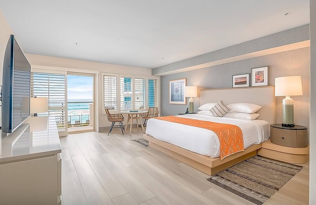 Best Place to Unwind! Beachfront Property w/ Outdoor Pool, Free Breakfast!