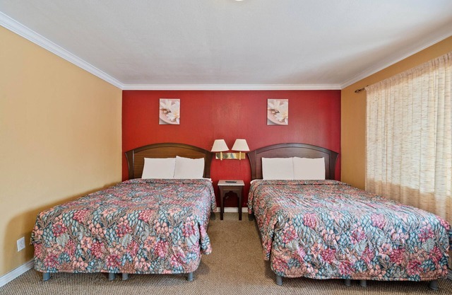 Best Spot For Your Next Trip! Free Parking, Minutes to Flournoy Park