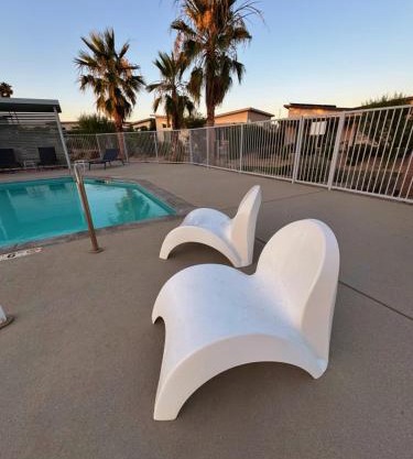 Best Spot in Indian Wells. Walk to Tennis Gardens