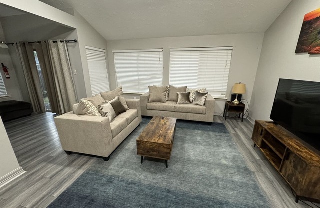 Best Value - 3 BR Home by Premier Host- Heart of Katy