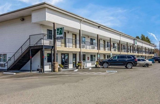 Best Value, Quality Stay! Pet-friendly, Free Breakfast, Free Parking!