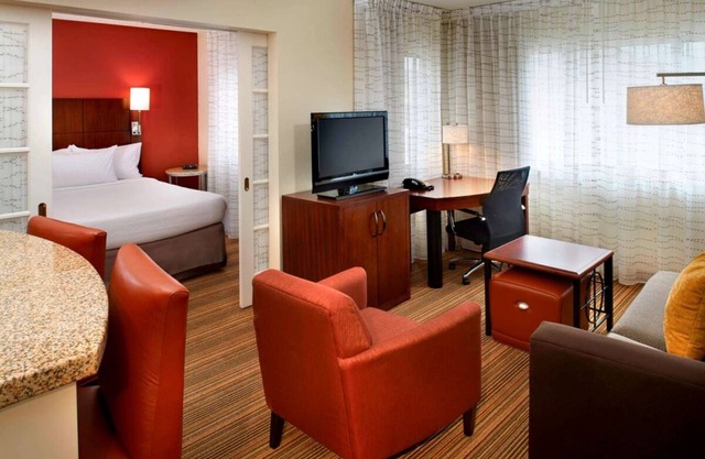 Best Value, Quality Stay! Short Drive to Red Oaks Waterpark, w/ Free Breakfast!