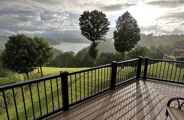 Beste Aussicht und Lage am Dale Hallow Lake!