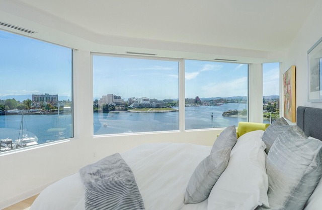 Best View of Victoria! – Views, Views, Views!