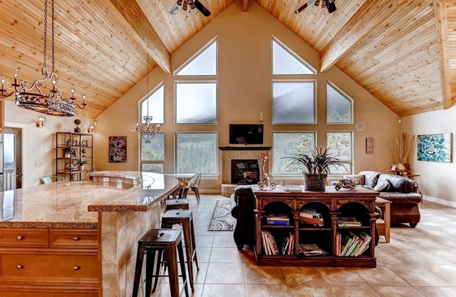 6 BDR Mountain Home 360 Ansichten. SKI, Red Rock, 24 Minuten nach Denver. WHIRLPOOL!!
