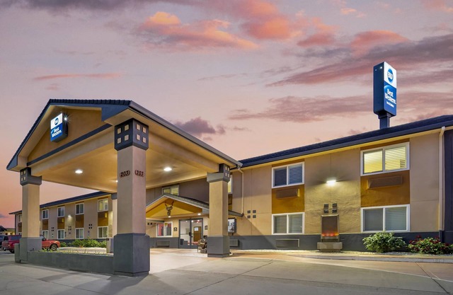 Best Western Antelope Inn & Suites