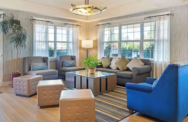 Best Western Cedar Inn & Suites