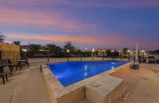 Best Western Green Oaks Inn