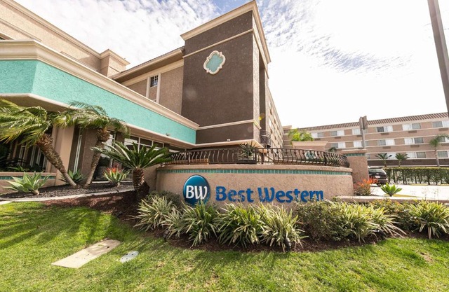 Best Western Inn & Suites San Diego Zoo -SeaWorld Area