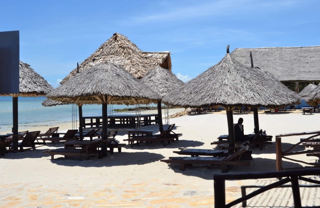 Best Western Jangwani Sea Breeze Hotel