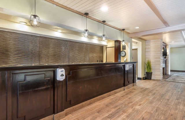 Best Western John Muir Inn