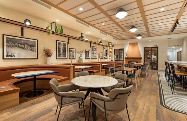 Best Western Plus Baker Street Inn