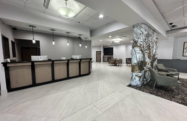 Comfort Inn & Suites Downtown Tacoma