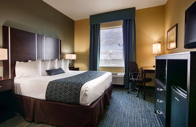 Best Western Plus Carrizo Springs Inn & Suites