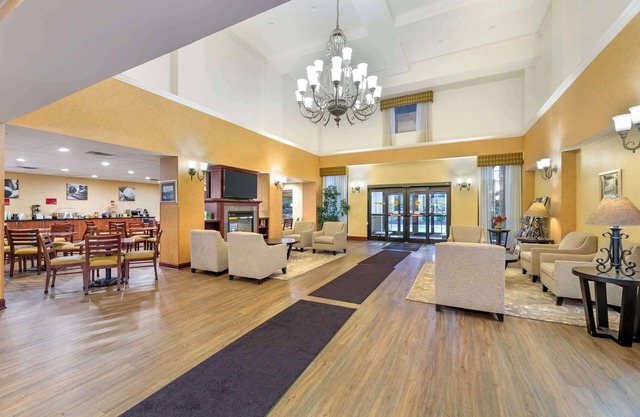 Best Western Plus Victor Inn & Suites