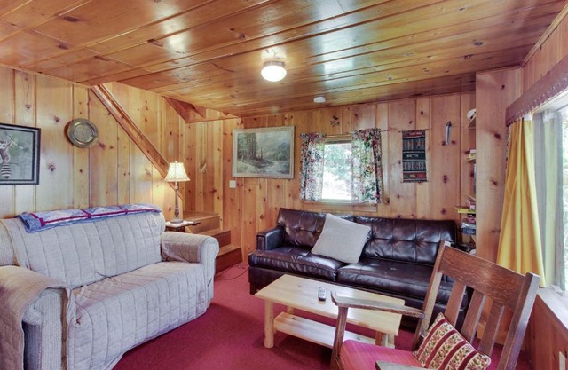 Beth's Lakeside Cabin