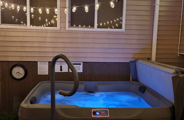 Beth's Place - On the River - W/ Hot Tub, Pickleball Court & Putting Green