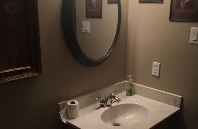 Bethel Home - 3 Bed 2 Bath