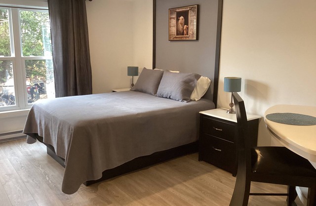 Bethel peaceful countryside location 5 min from hospitals