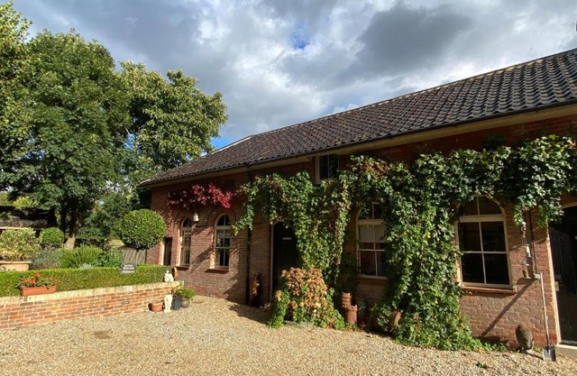 Betsey Trotwood. Historic stylish 2-bed cottage.