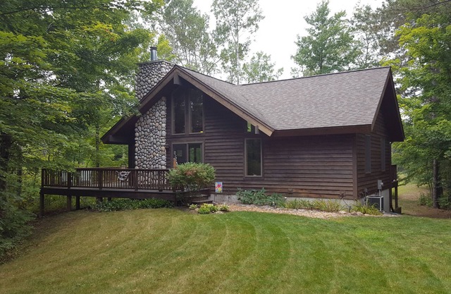 Betsie River Nature Retreat - Michigan - Minutes from Crystal Mountain