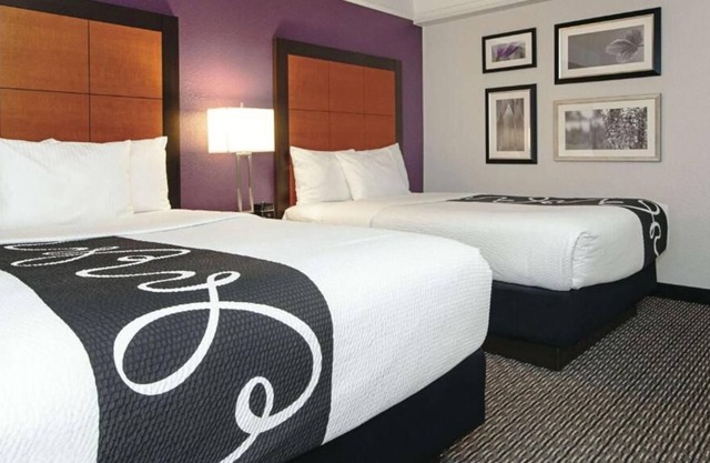 Better Choice For Your Vacation! Relaxing Unit, Minutes Away to Ontario Mills!