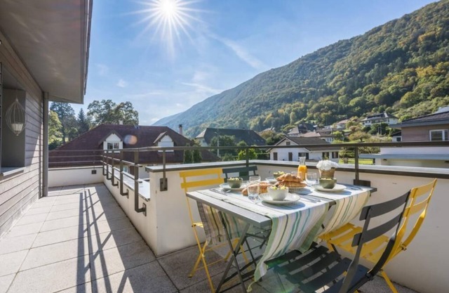 Between lake and mountain - T4 center Sevrier