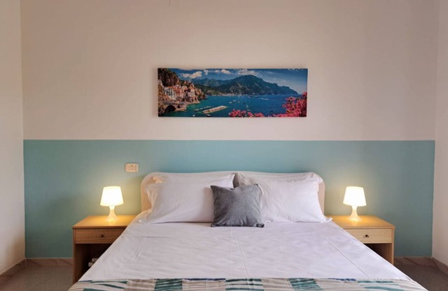 Between Ricadi and Capo Vaticano (Riviera Apt. 5)