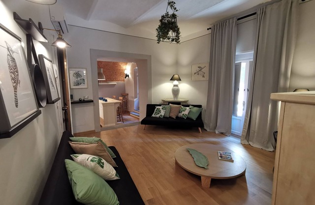 Zwischen Himmel und Meer in einem exklusiven Dorf voller Charme mit privater Terrasse