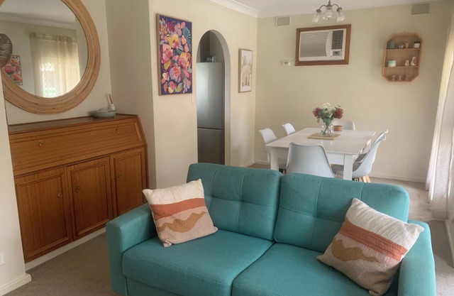 Between the City & the Sea and 5 mins to the airport.