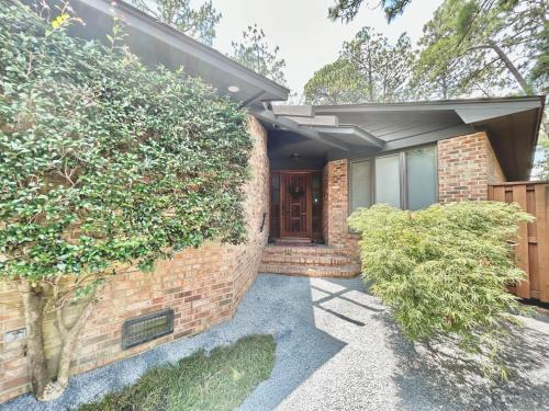 Beulah Hill 2 bed 2 bath golf course view