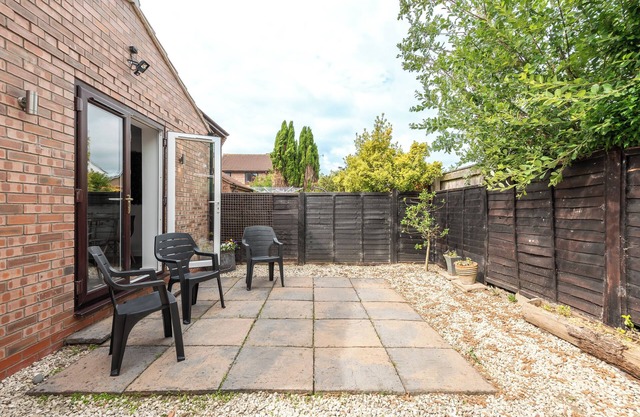 Beverley Central Quiet 3 bedroom Homey Parking